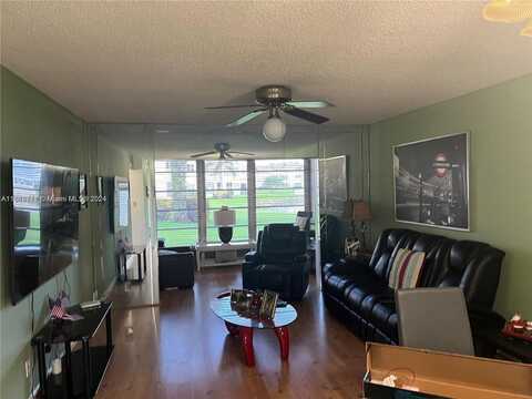 4800 NW 35th St, Lauderdale Lakes, FL 33319