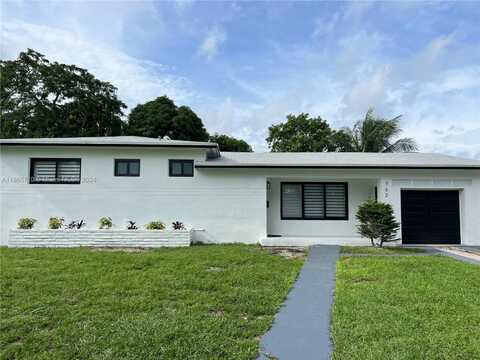 762 NW 188th Dr, Miami Gardens, FL 33169