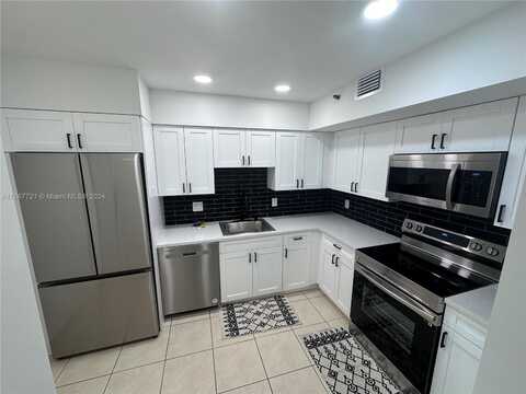 919 Hillcrest Dr, Hollywood, FL 33021