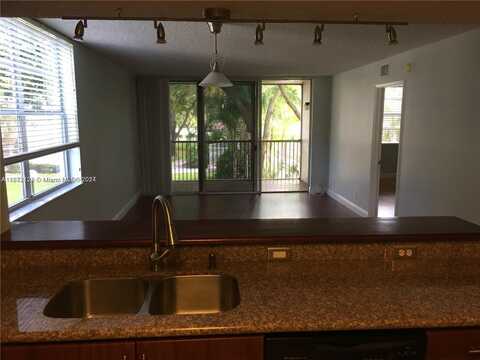 8208 NW 24th St, Coral Springs, FL 33065