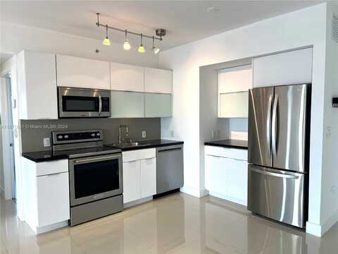 7700 Tatum Waterway Dr, Miami Beach, FL 33141