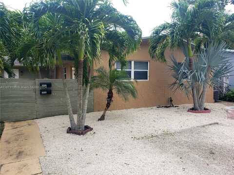 2470 NE 182nd Ter, North Miami Beach, FL 33160