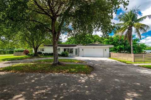 224 S 57th Ave, Hollywood, FL 33023