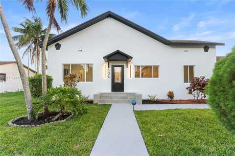 806 NE 13th St, Homestead, FL 33030