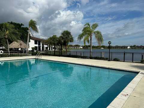 204 Lake Pointe Dr, Oakland Park, FL 33309