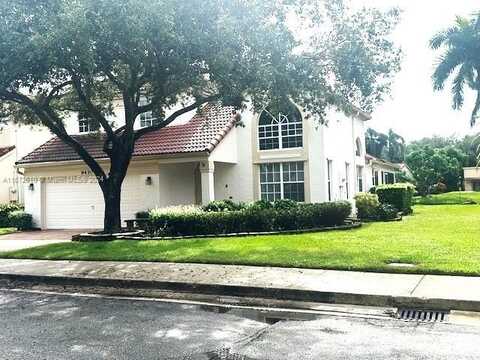 9430 Oak Grove Cir, Davie, FL 33328