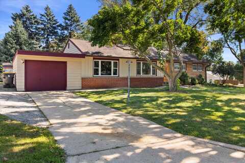 304 N 114th St, Wauwatosa, WI 53226