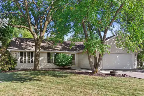 W161n5876 Cheryln Dr, Menomonee Falls, WI 53051