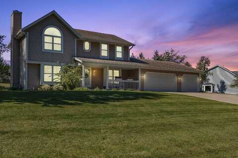 W257n7025 Victoria Cir, Lisbon, WI 53089