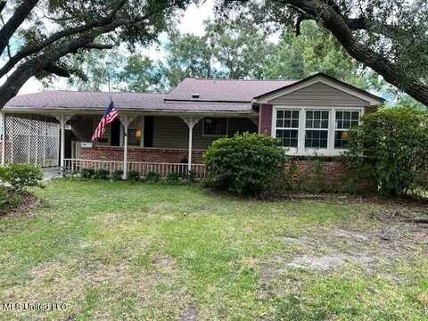 2211 Fulton Avenue, Pascagoula, MS 39567