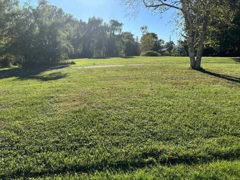 5110 Oakbrooke, West Bloomfield, MI 48323
