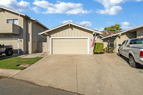 330 Donnas LN, HOLLISTER, CA 95023