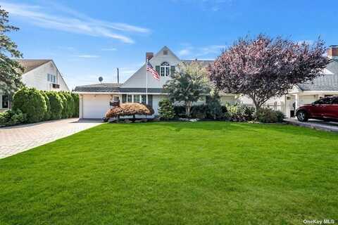 10 Dahlia Lane, Wantagh, NY 11793