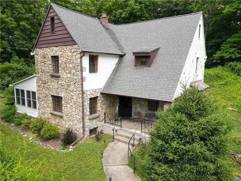 207 Rochdale Road, Poughkeepsie, NY 12603