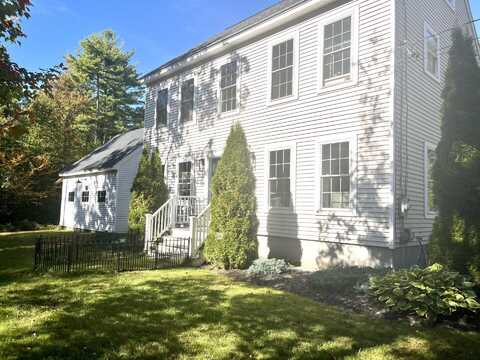 7 Hideaway Drive, Freeport, ME 04032