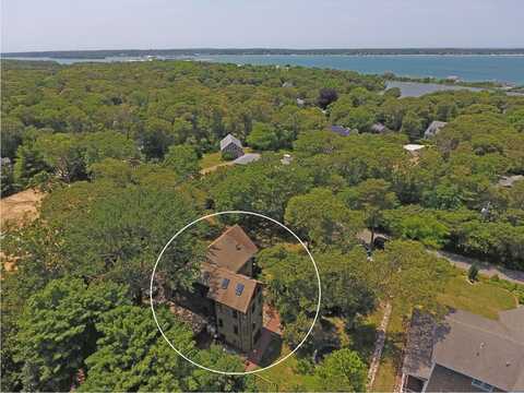 33 Clay Avenue, Oak Bluffs, MA 02557