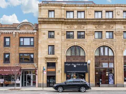 3325 N Lincoln Avenue, Chicago, IL 60657