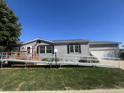 605 Bluebird Circle, Sandwich, IL 60548