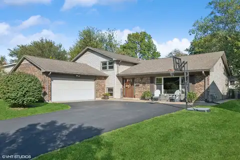 480 Ginger Trail, Lake Zurich, IL 60047