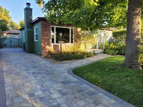 6428 Densmore Avenue, Lake Balboa, CA 91406