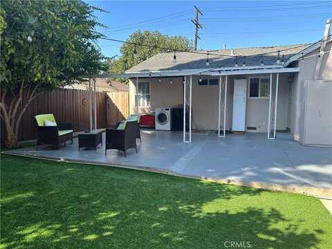 7326 Lindley Avenue, Reseda, CA 91335