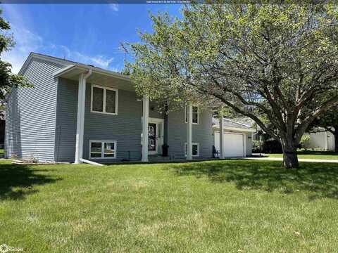 2309 14th Place N, Clear Lake, IA 50428