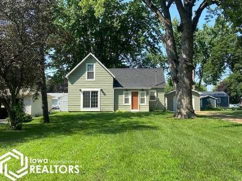 628 3Rd Street SW, Britt, IA 50423