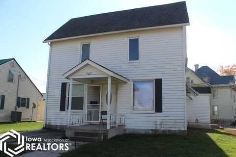 810 Park Avenue, Ackley, IA 50601