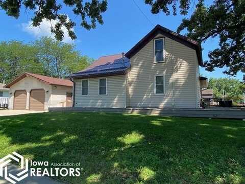 714 9th Avenue N, Clear Lake, IA 50428