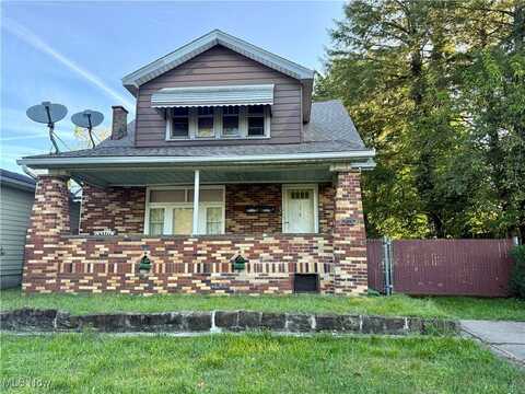 818 Billingsgate Avenue, Youngstown, OH 44511