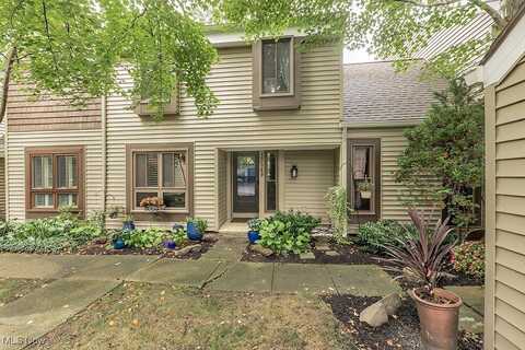 17549 Fairlawn Drive, Chagrin Falls, OH 44023