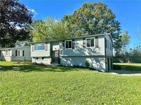 700 Santa Monica Drive, Youngstown, OH 44505