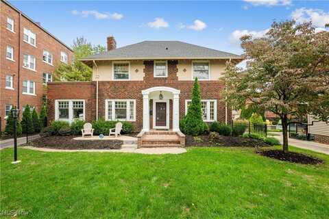 11860 Lake Avenue, Lakewood, OH 44107
