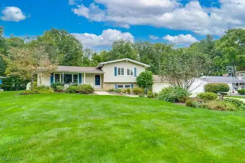 381 Hickory Hill Road, Chagrin Falls, OH 44022