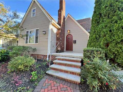 17305 Oxford Avenue, Cleveland, OH 44111