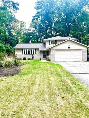 1076 Colony Drive, Highland Heights, OH 44143