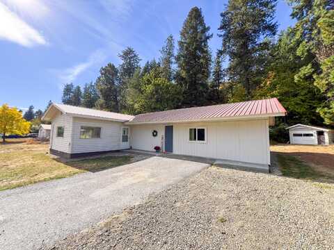 18 COLUMBIA DR, KETTLE FALLS, WA 99141