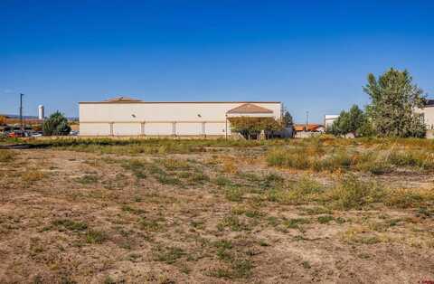 1595 E Oak Grove Road, Montrose, CO 81401