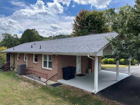 6868 Riverbend Drive, Fairlawn, VA 24141