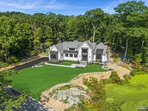 768 West Shore Drive, Kinnelon, NJ 07405