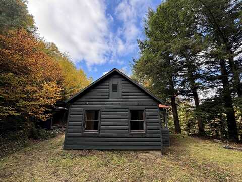 14 Black Piece Road, Wardsboro, VT 05355