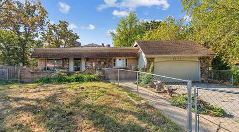 1562 NW 110th Street, Grove, OK 74344