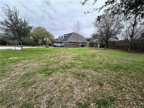 54 CAROLYN Court, Arabi, LA 70032