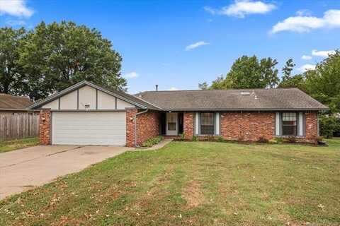 1813 Rolling Hills Place, Bartlesville, OK 74006