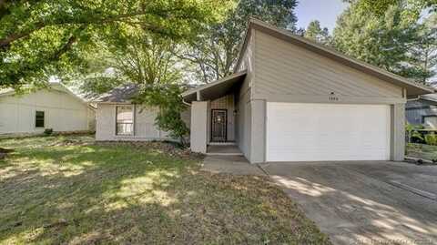 2860 W 115th Place S, Jenks, OK 74037