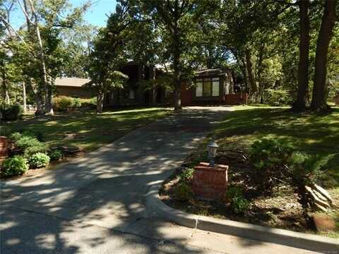 8805 S LAKEWOOD Street, Tulsa, OK 74137