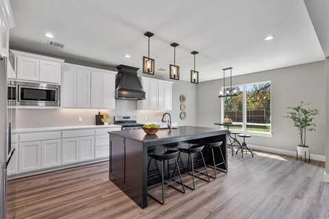 160 Lakeview Circle, Pilot Point, TX 76258