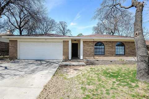 825 Timberoaks Drive, Azle, TX 76020