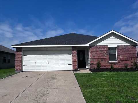 124 Sandlewood Drive, Terrell, TX 75160