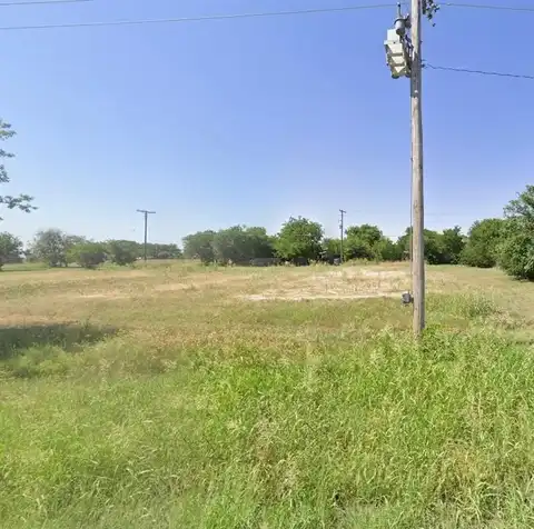 312 E Railroad Avenue, Electra, TX 76360